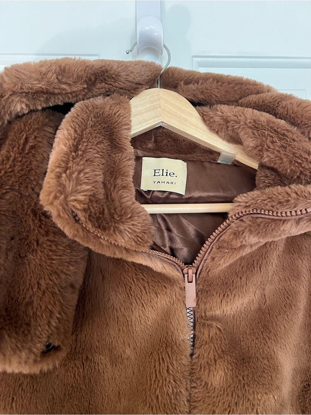 Elie Tahari Chestnut Brown Faux Fur Hooded Jacket - Picture 2 of 10